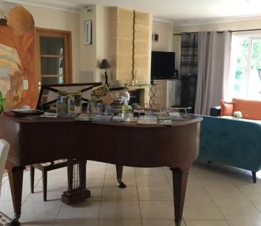Thaims Casa | chambres de retour aux sources connectees 1 et 2