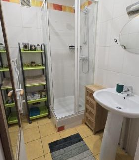 Alouettes Casa | Chambres privées avec piscine partagées et cuisine partagée à 20 minutes de Paris et 40 minutes de disneyland