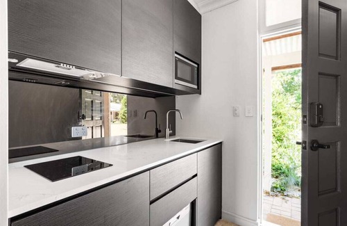 Margaret River Casa | Chambr\xE9 Estate Suite 7 - experience elegant luxury