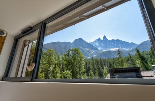 Chamonix-Mont-Blanc Chalet De Esquí | Chaminox Chalet with traditional mountain features, a sense of style and panache