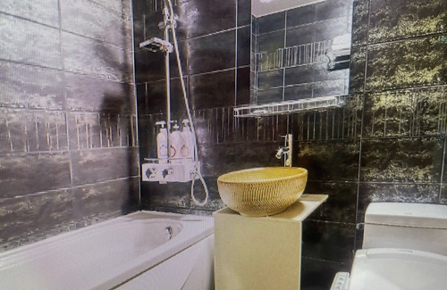 Dongseon-dong Hotel | Chamisso