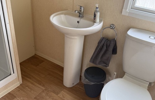 Whitley Bay Cabaña | CHAMKI LODGE, pet friendly, with pool in Whitley Bay