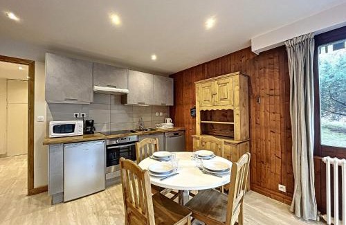 Chamonix City Centre Apartamento | Chamonix: Appt 2P, 4 pers, terrasse, parking, proche centre et télécabine - FR-1-507-26