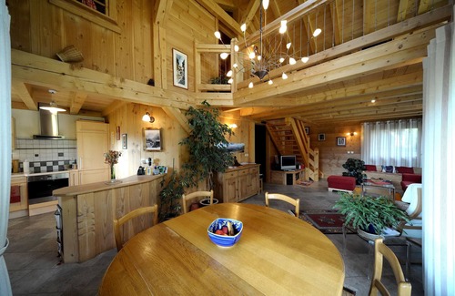 Chamonix-Mont-Blanc Chalet De Esquí | Chamonix Mont Blanc, nuevo chalet de Saboya, gran terraza orientada al sur, jardín, 5 habitaciones.
