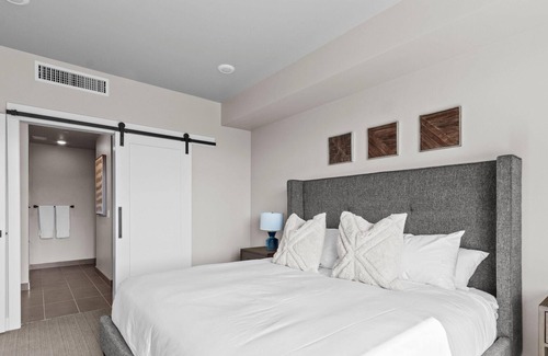 Park City Complejo | Chamonix Mountain Retreat: New 4BR, Luxurious Amenities, Kitchen, Stunning Views