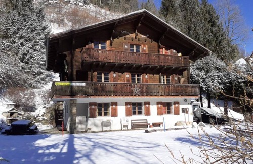 Champery Apartamento | Champéry (CH) conf apart todo el año 4-5p. en chalet de madera, magnífica vista!