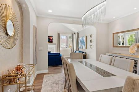 Hillcrest Casa | Champagne Taste by Cardo - Luxury Home and Parking