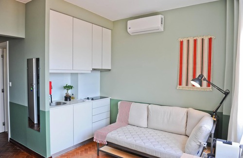 Santo Antonio Apartamento | Champagne Vibes in Lisbon - By Misha s Place 5c