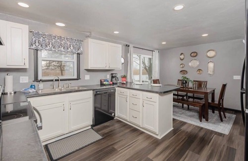 Appleton Casa | Champion Center Accommodations - 6 beds, 2 bath