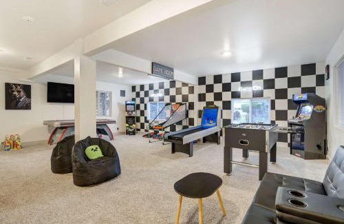 West Colorado Springs Apartamento | Champion Court Family Escape w Epic Game Room
