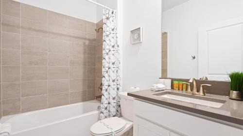 Downtown Orlando Casa | Champions Gate 6BR Private Theater Games Pool Spa