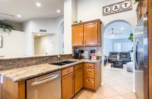Chandler Condominio | Chandler Earhart 4 Bedroom Home by RedAwning