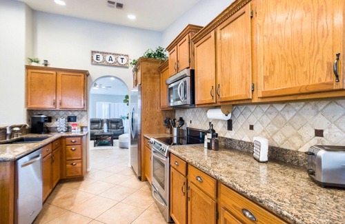 Chandler Condominio | Chandler Earhart 4 Bedroom Home by RedAwning