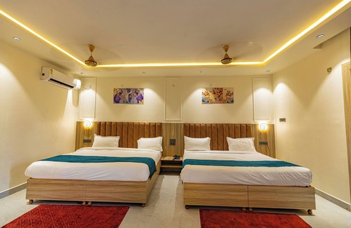 Vrindavan Hotel | Chandrika Green Resorts Near Prem Mandir”