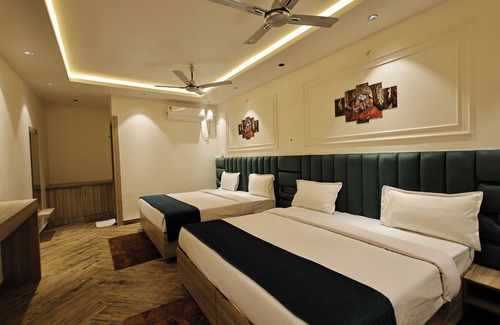 Vrindavan Hotel | Chandrika Green Resorts Near Prem Mandir”
