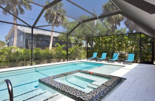 Mid Island Casa | Changes In Latitudes by Sun Palace Vacations