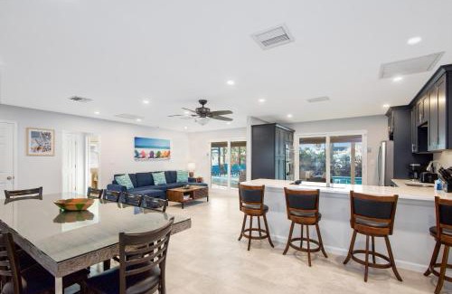 Mid Island Casa | Changes In Latitudes by Sun Palace Vacations
