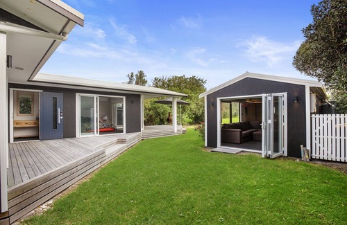 Whiritoa Casa | Changing Sands - Whiritoa Holiday Home