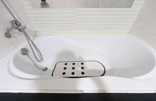 Jinhae-daero Hotel | Changwon Jinhae King