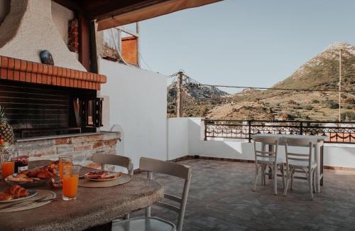 Naxos Apartamento | Chaniotis Home, In the heart of Kinidaros