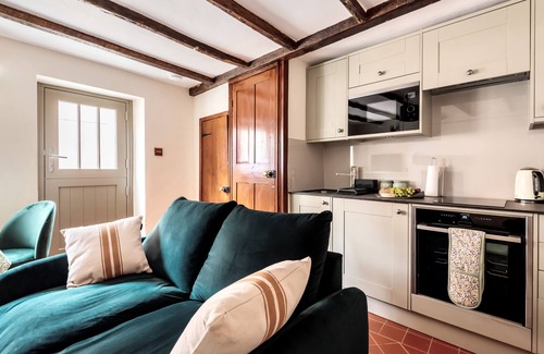 Wells-next-the-Sea Cabaña | Channel View - sleeps 2 guests in 1 bedroom