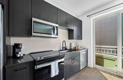 Channel District Apartamento | Channelside Studio: Perfect for Work Trips! DT