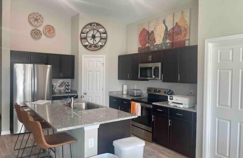 Winter Haven Casa | Chanti’s Place, Winter Haven. Great Longterm Stay