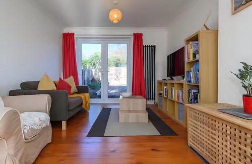 Roundhay Casa | Chapel Allerton Family Bliss - Near Roundhay Park Pass the Keys