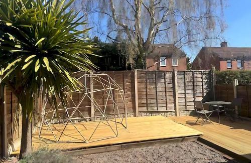 Roundhay Casa | Chapel Allerton Family Bliss - Near Roundhay Park Pass the Keys
