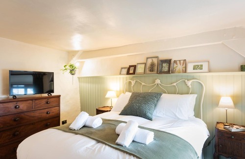 Uffculme Cabaña | Chapel Cottage - a traditional cottage sleeping 2 guests