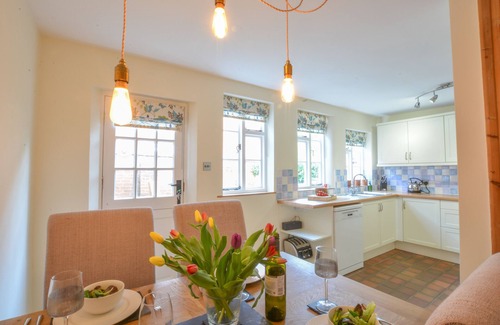 Martlesham Heath Cabaña | CHAPEL COTTAGE, NEWBOURNE, pet friendly, with open fire in Woodbridge
