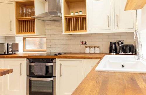 Coton in the Elms Casa | Chapel Street Cottage, Sleeps 6