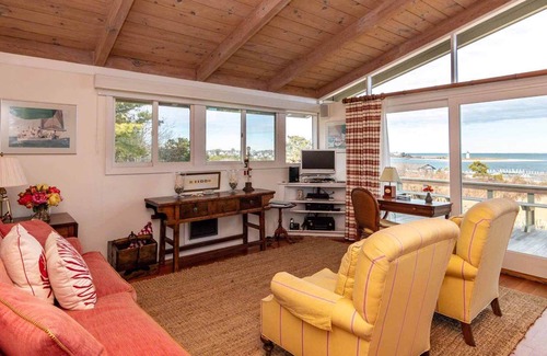Edgartown Cabaña | Chappy Cottage With Edgartown Harbor Views