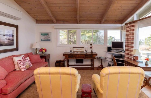 Edgartown Cabaña | Chappy Cottage With Edgartown Harbor Views
