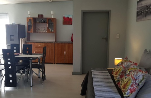Montana Park Cabaña | Chapter One Overnight Cottage is a spacious and private self-catering cottage