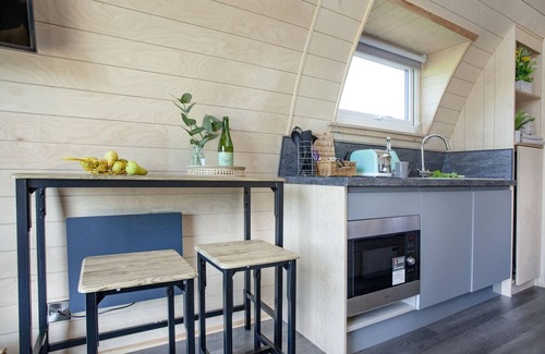 Wells Cabina | Chapterhouse, Cathedral View - a chalet that sleeps 2 guests in 1 bedroom