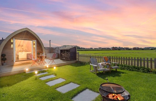 Wells Cabina | Chapterhouse, Cathedral View - a chalet that sleeps 2 guests in 1 bedroom