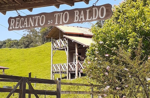 Santo Amaro da Imperatriz Chalet De Esquí | Charming chalet in Santo Amaro da Imperatriz, Pets are welcome.
