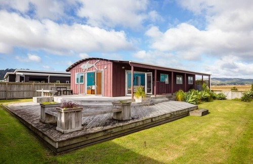 Matarangi Casa | Colorido Beach Propiedad - Totalmente Cercada, Espacio Abierto
