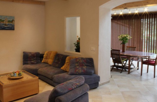 Servian Casa | Casa de carácter en una casa de campo con piscina sobre rasante ajardinada