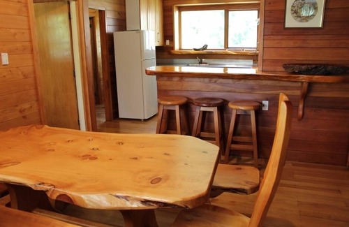 Ohakune Casa | Carácter Log Lodge con excelentes vistas a la montaña