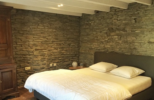 Herbeumont Casa | Casa con mucho carácter con hermoso jardín