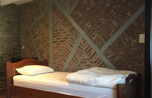 Herbeumont Casa | Casa con mucho carácter con hermoso jardín