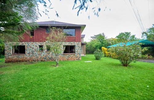 Naivasha Chalet De Esquí | Charity Chalet