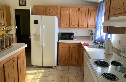 Hydro Casa | Charl & Jami’s 2nd Marais Rental- cozy for family and our worker crews!