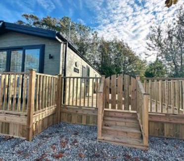 Wesham Otro | Charles Alexander Short Stay - The Little Lytham Lodge