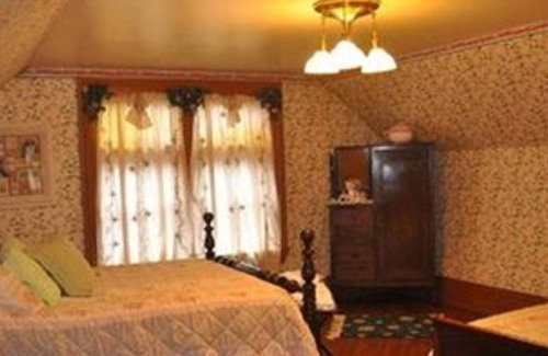 Leetonia Cama Y Desayuno | Charles Nelson Schmick House
