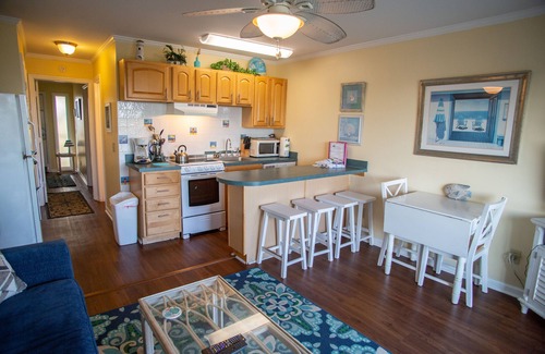 Isle of Palms Condominio | CHARLESTON BEACHFRONT- LO MEJOR DE TODOS LOS MUNDOS 2do piso A + VIEWs / LOCATION / DEALS!