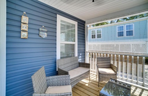 Charleston Casa | Charleston Home with Porch - 3 Mi to Folly Beach!