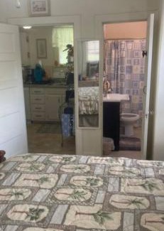 Rosewood Apartamento | Charleston, SC themed - conveniently located well appointed one bedroom apartment in Columbia South Carolina